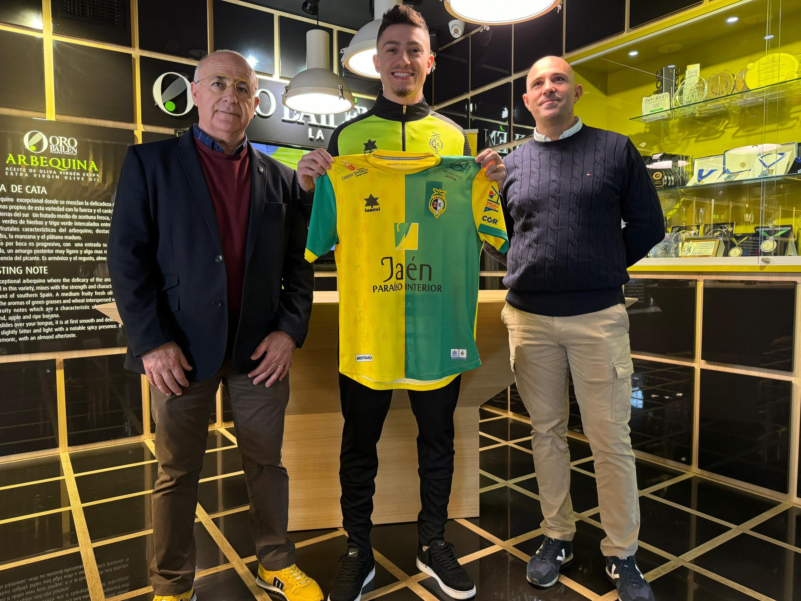 El Jaen Paraiso Interior Presenta al nuevo fichaje Fernando Trindade