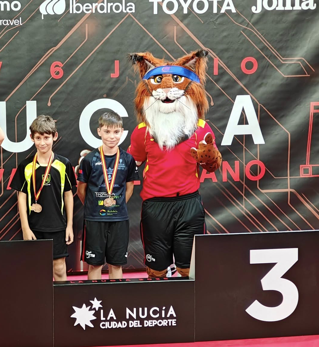 Manuel Cano, ¡Bronce Nacional en Tenis de Mesa Benjamín para Linares!