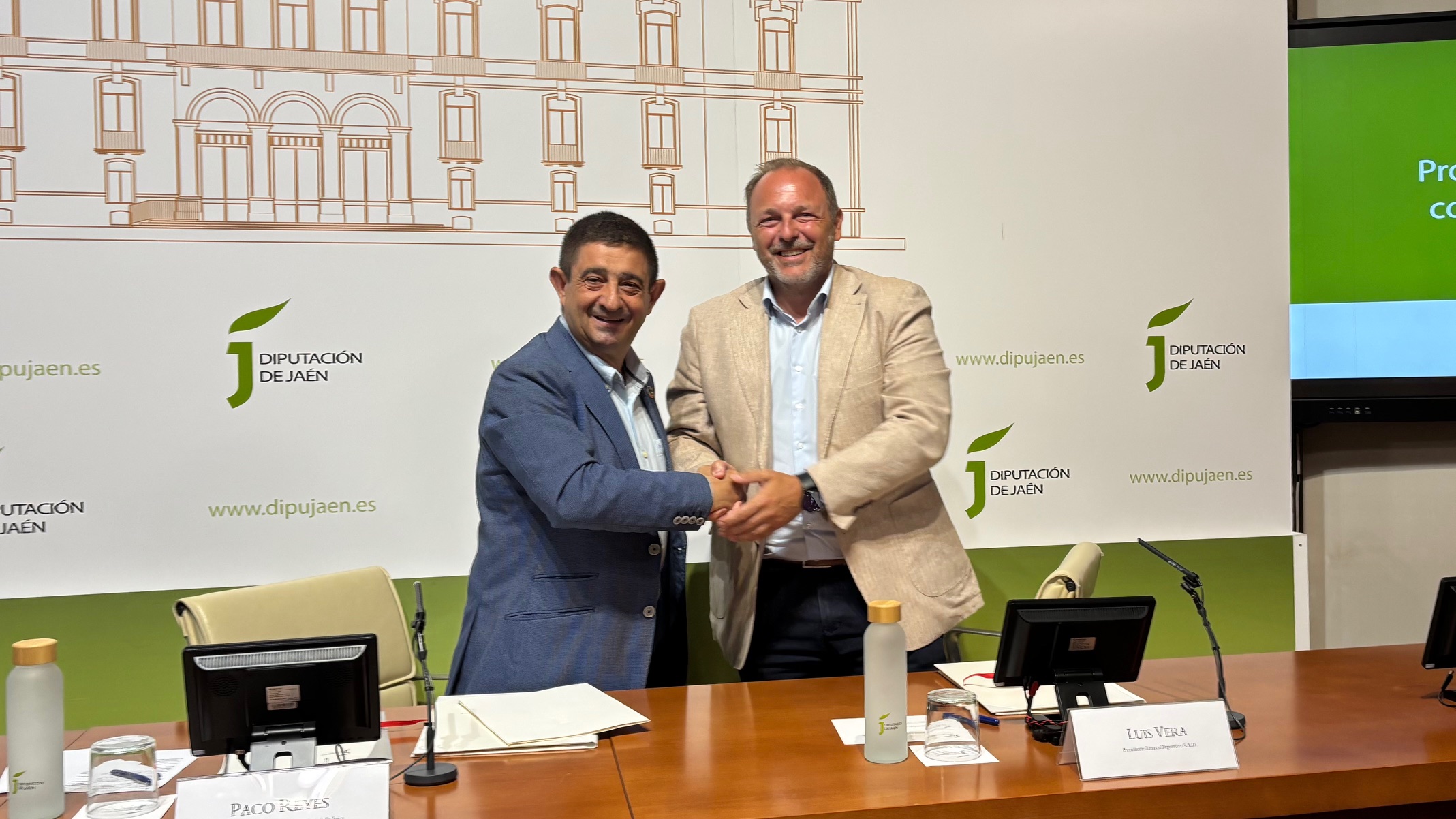 La marca Jaén Paraíso Interior se viste de azulillo esta temporada con 50.000€