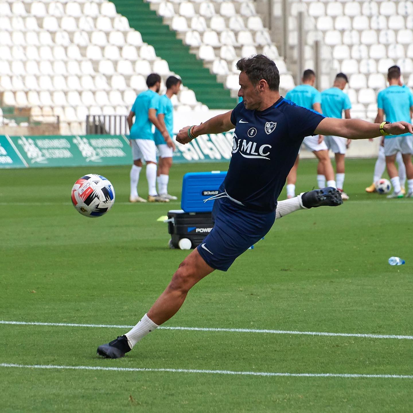 Óscar Benito: El Muro Azulillo que Forjó su Leyenda en Linares