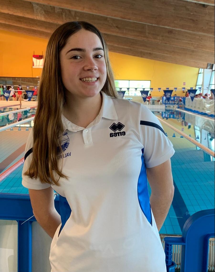 Valeria Fernández, la joven promesa linarense, que  competirá en el Campeonato de España de Natación