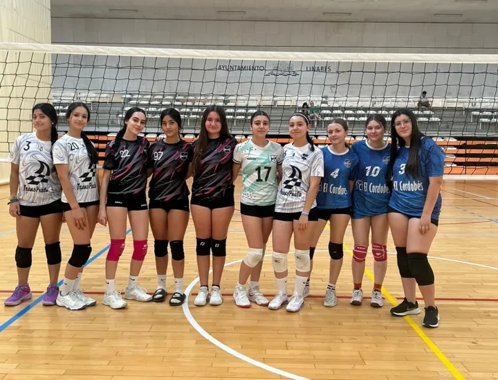 Voleibol en Linares: Talento joven brilla en el III Torneo 2×2 mixto