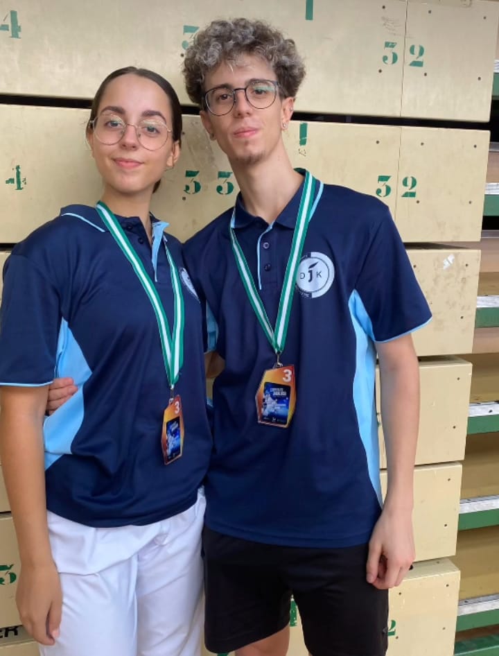 Linares deja huella en el tatami: ¡Dos bronces y mucho futuro en el torneo provincial!