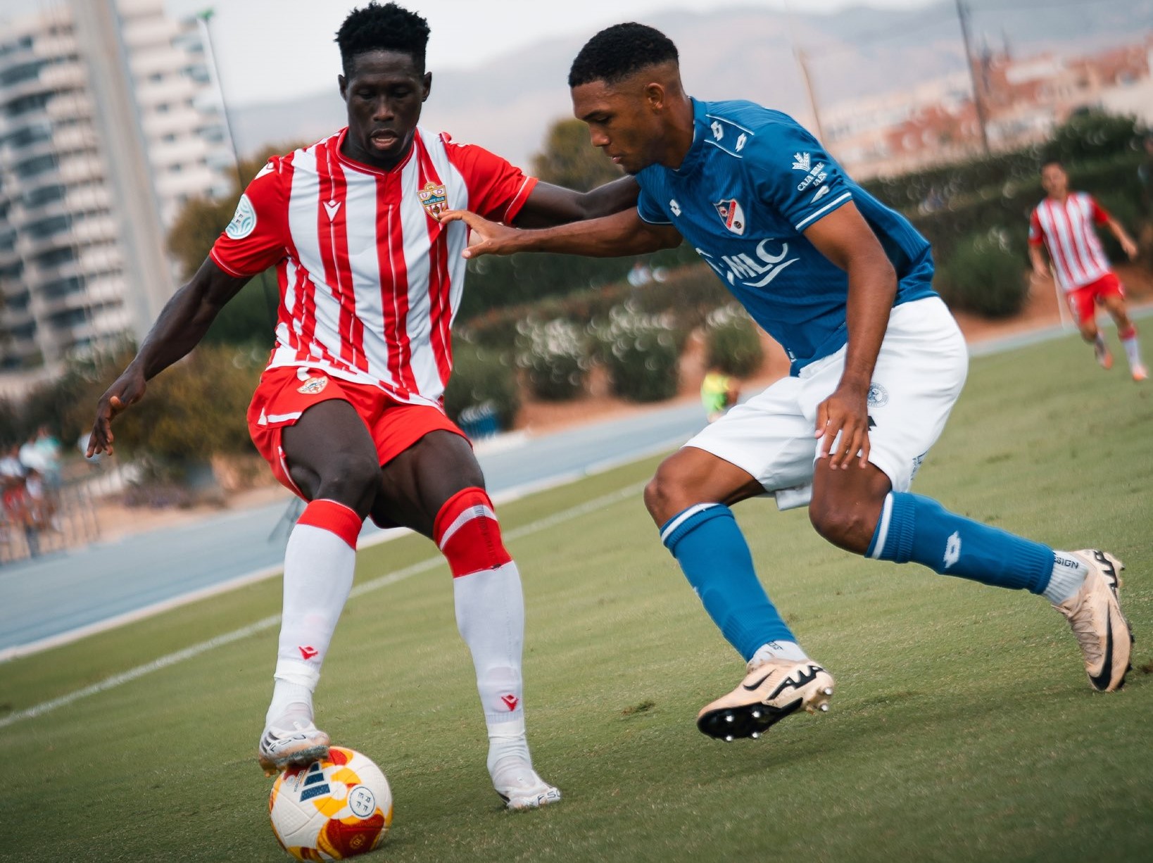 Linares Deportivo firma su primera victoria de la temporada en Almería