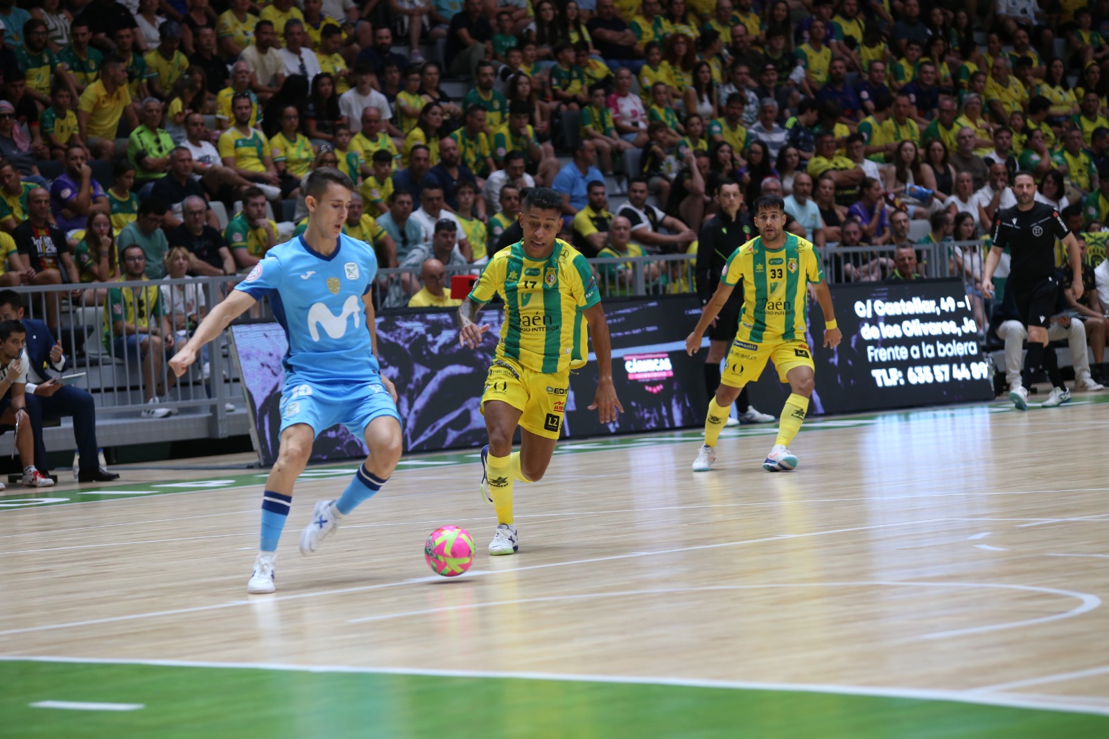 Jaén Paraíso Interior FS arranca con fuerza en un Olivo Arena entregado