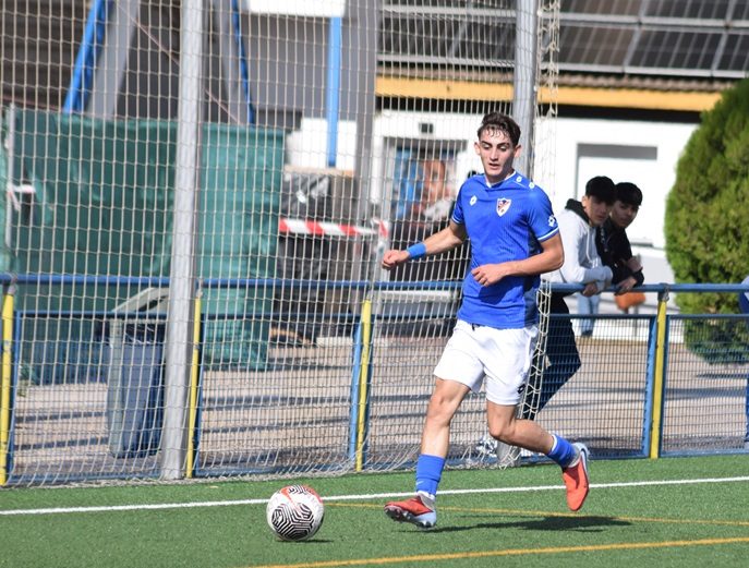 El Linares Deportivo remonta y se impone al Torremolinos en un vibrante partido de Liga Nacional Juvenil