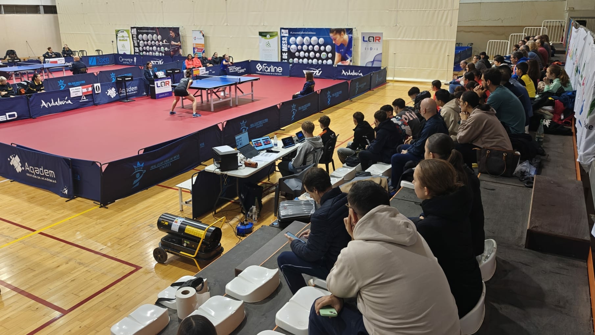 Roxana Istrate brilla con doble triunfo aunque cayeron derrotadas 2-3