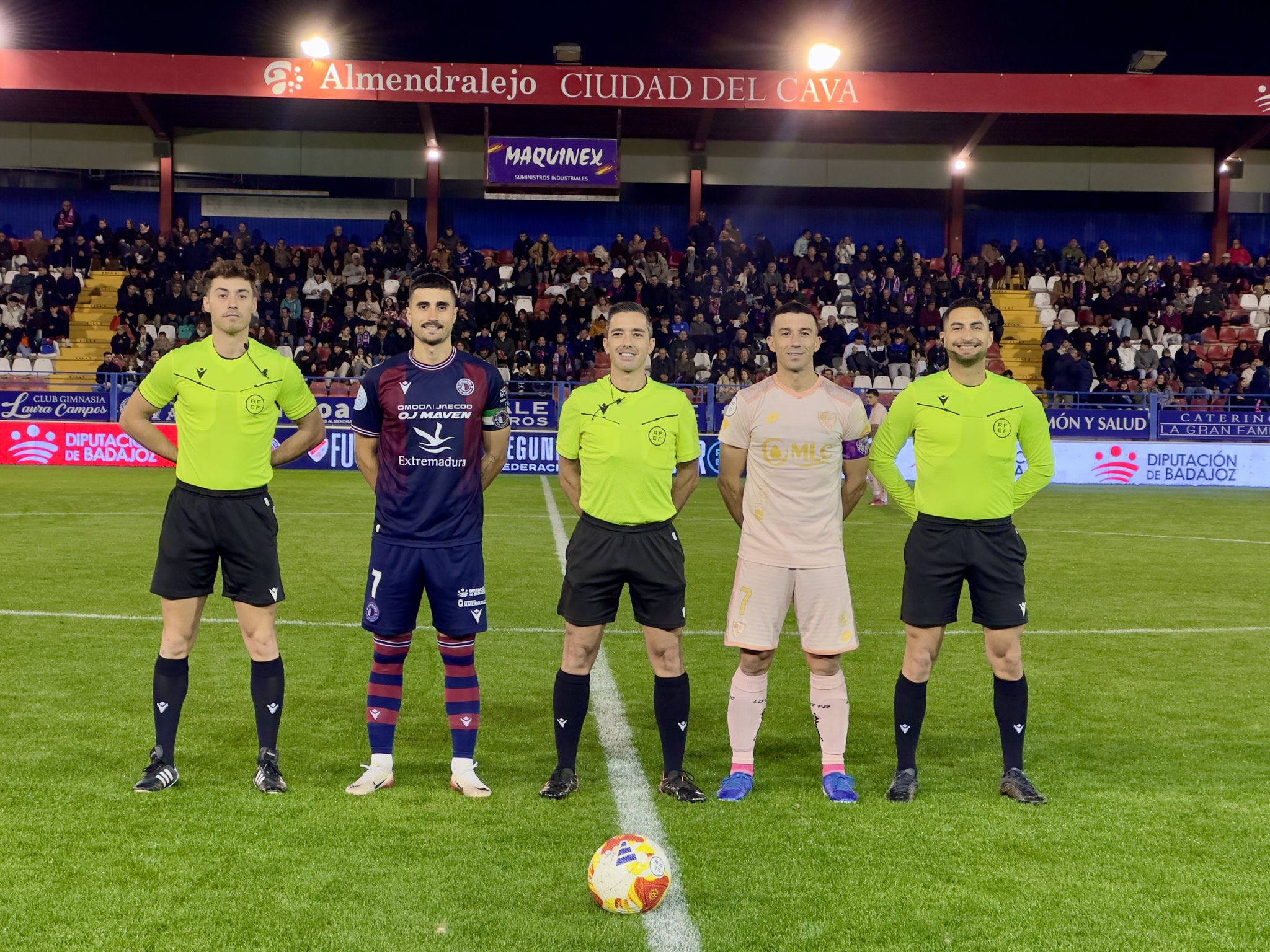 Intensidad, polémica y un empate sufrido: Linares Deportivo rescata un valioso 1-1 ante el CD Extremadura