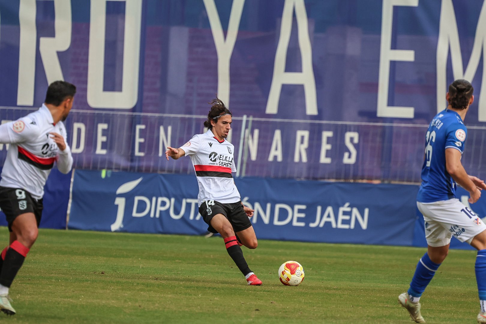 Frustración en Linarejos: Linares Deportivo no puntúa ante la UD Melilla