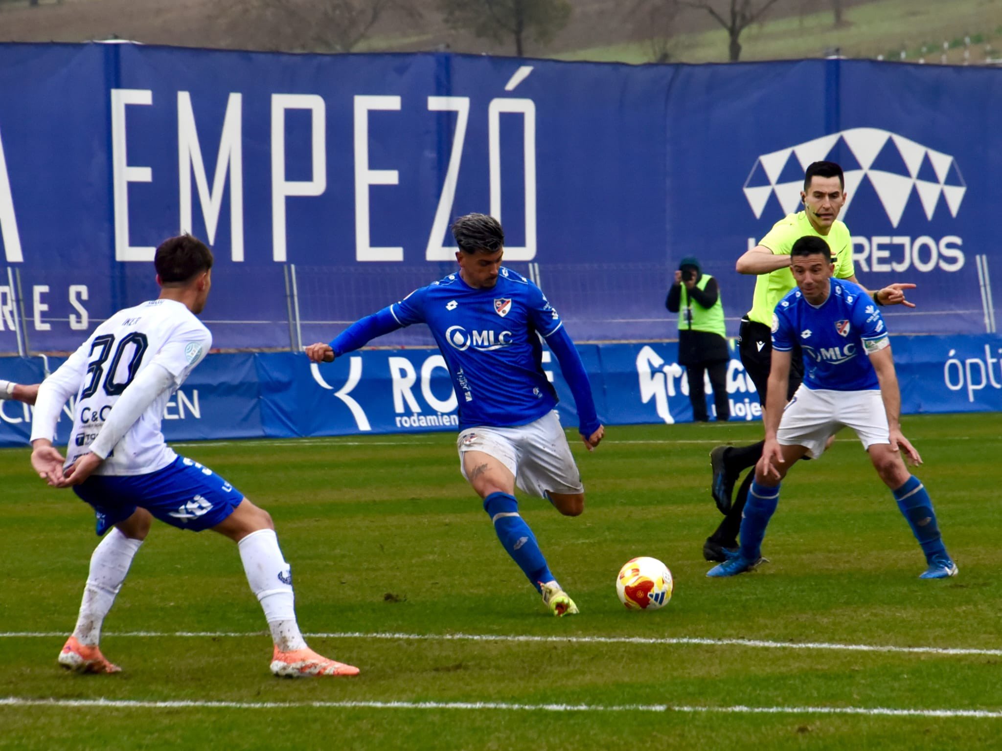 El Linares Deportivo se impone al Yeclano en un emotivo duelo