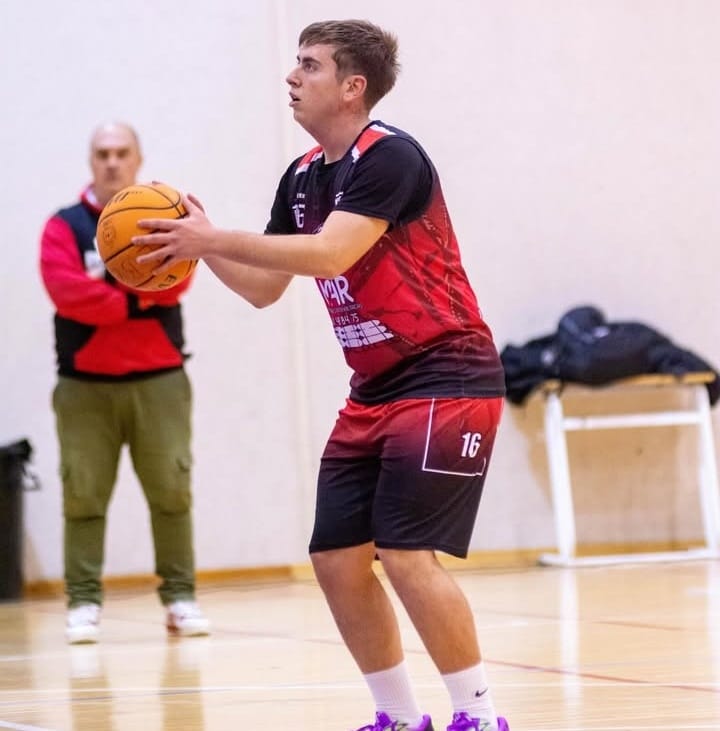 El Linabasket cae en Jaén en un partido marcado por la polémica organizativa (79-73)