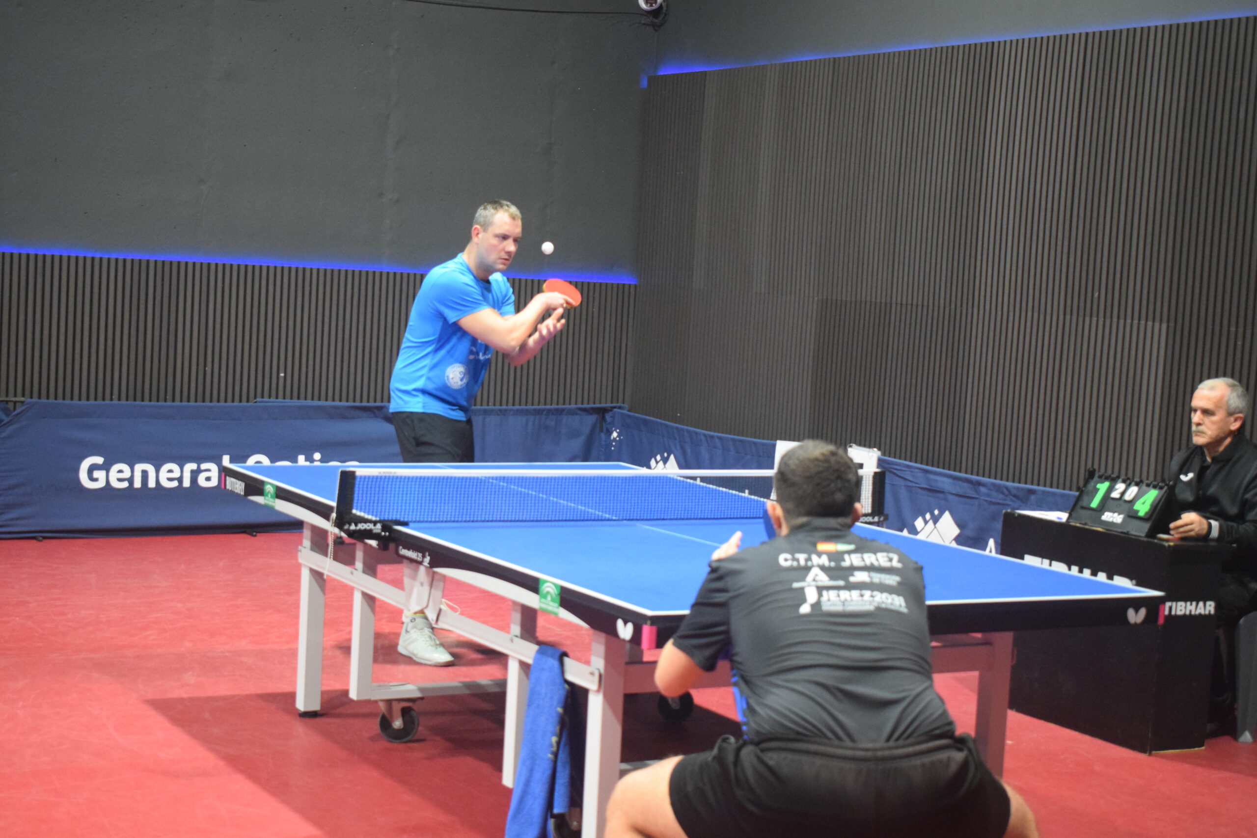 El Tecnigen Linares asalta el liderato con un triunfo a lo grande