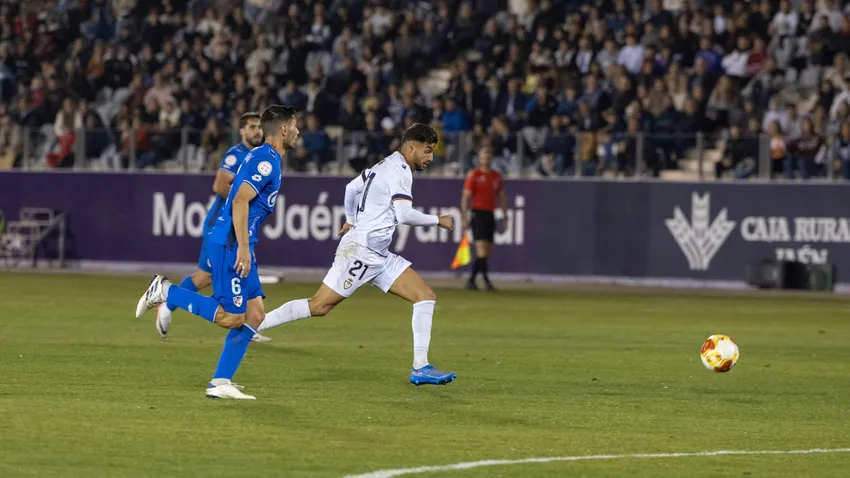 Derbi provincial sin afición visitante en Linarejos por motivos de seguridad