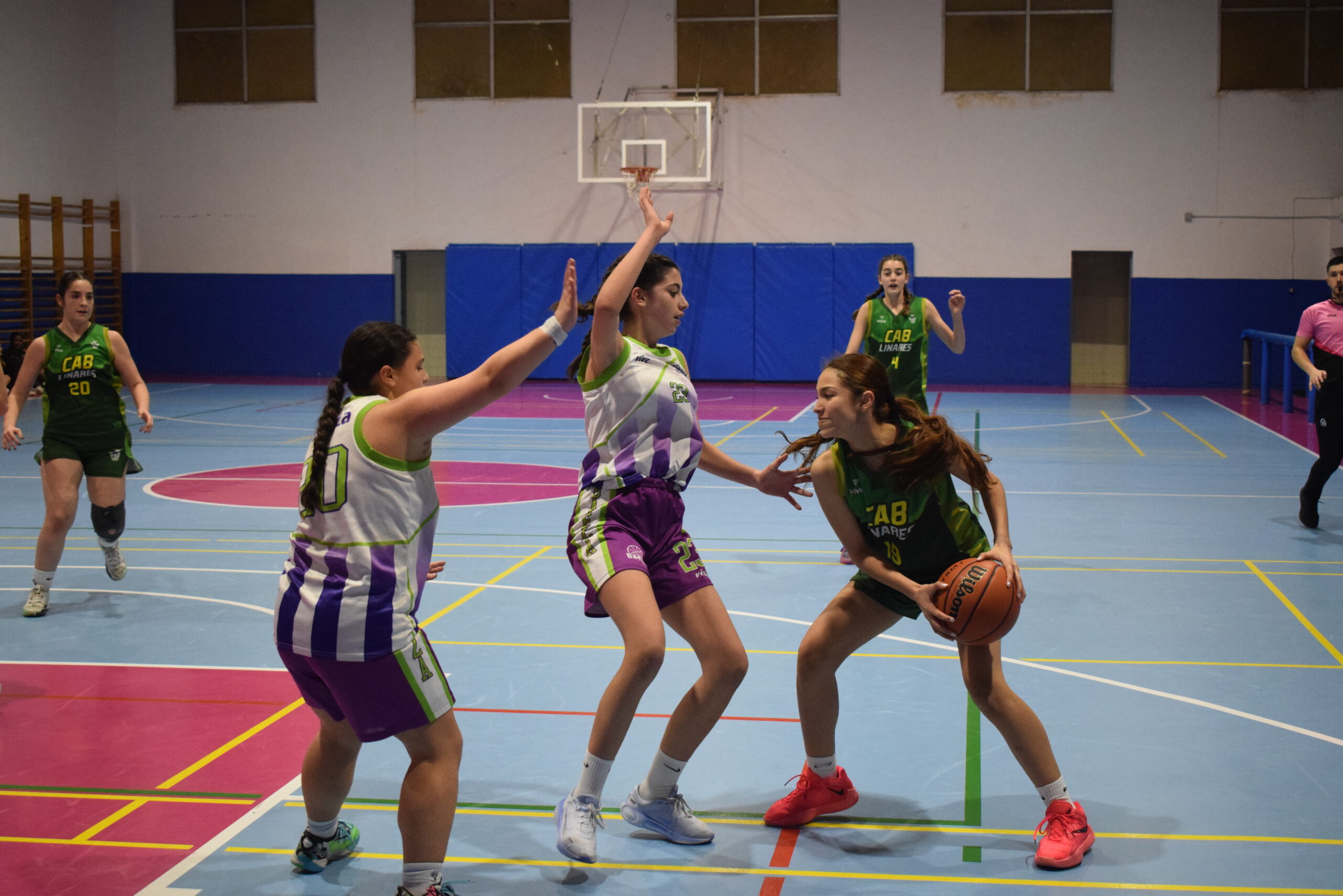 El CAB Linares cadete femenino arrasa al CB Baeza y se clasifica para el Andaluz.