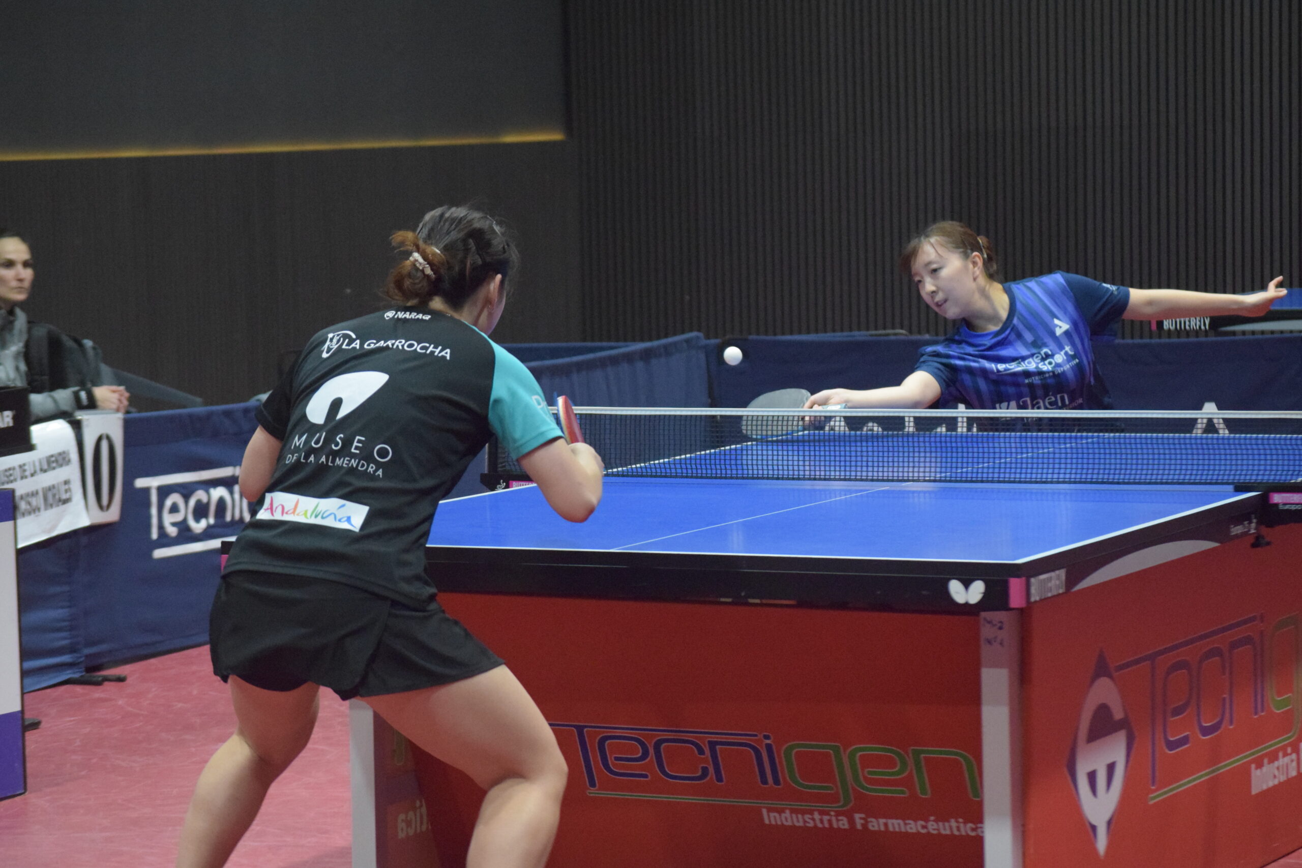 CLINIQAS.COM se impone con autoridad en un intenso duelo de la Liga Iberdrola