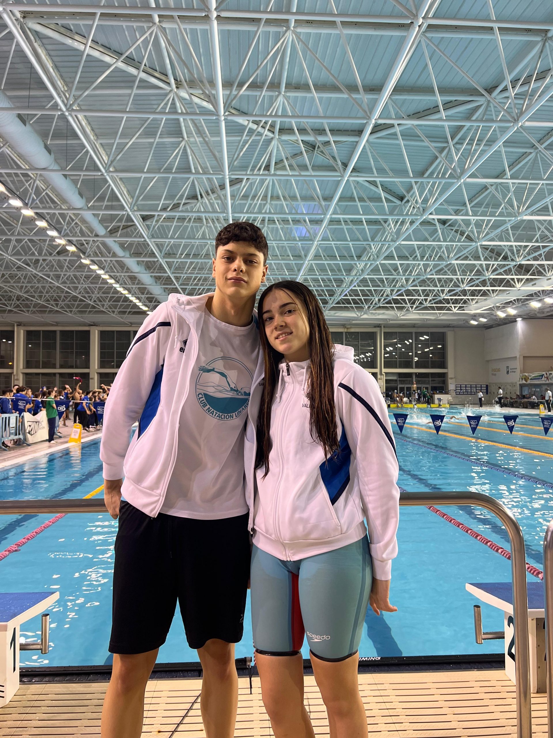 El Club Natación Linares deslumbra: tres infantiles entran en la tecnificación andaluza y dos nadadores logran mínima para el Campeonato de España”