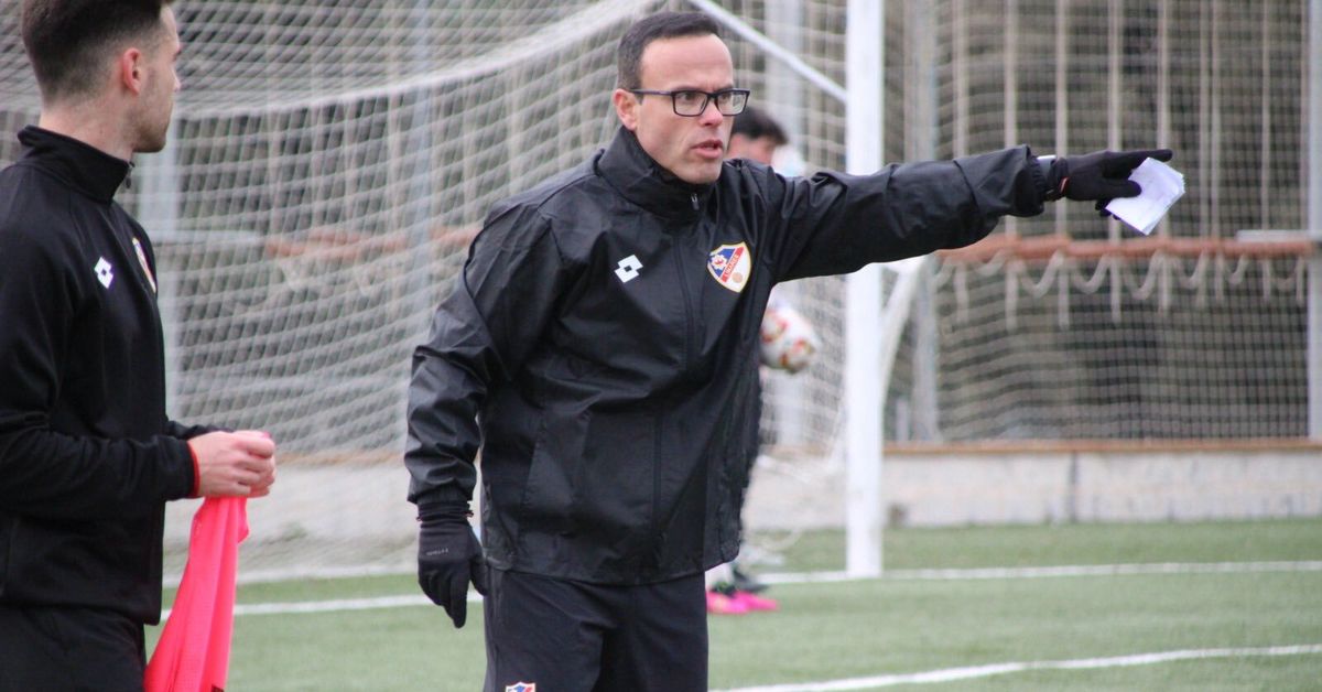 Miguel De La Fuente renueva su compromiso con el Linares Deportivo