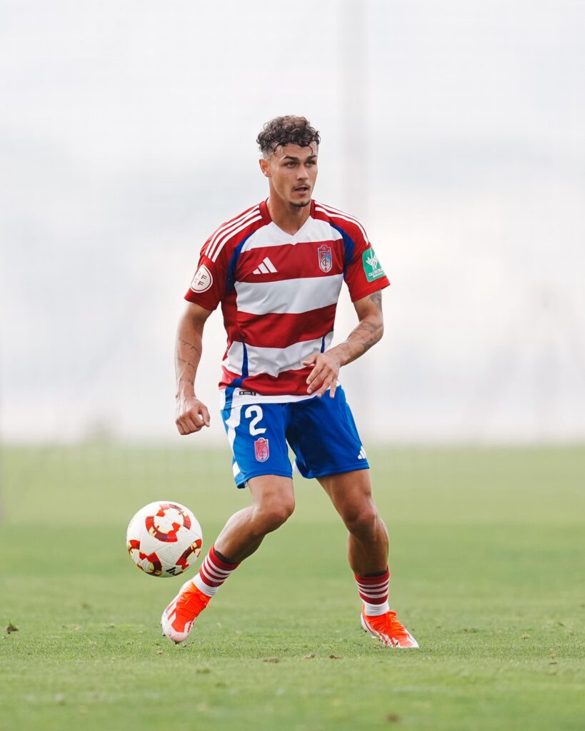 Iker Pérez, juventud y experiencia para reforzar el carril derecho del Linares Deportivo