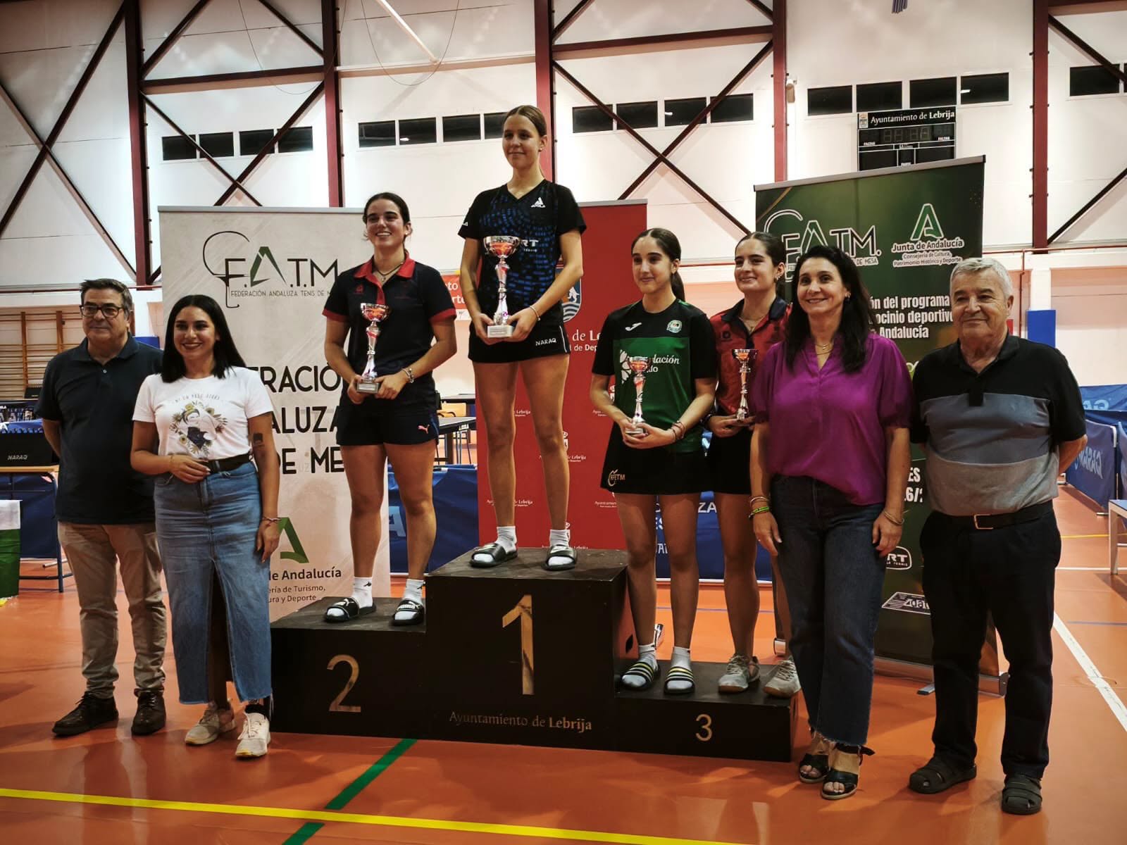 Blanca Muñoz de Rus, del RCTM Linares, se proclama campeona del Torneo Mujer y Tenis de Mesa de Lebrija
